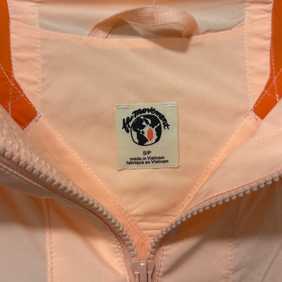 FP movement care like the wind logo jacket - Picture 5 of 9